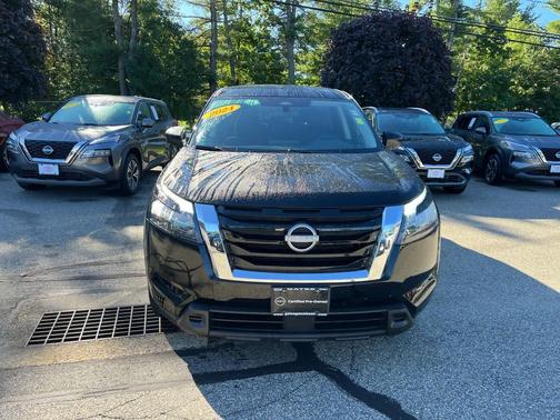Super Black 2024 Nissan Pathfinder S 4WD