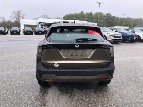 Canyon Bronze Metallic 2025 Nissan Kicks S