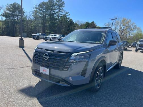Boulder Gray Pearl 2026 Nissan Pathfinder Platinum