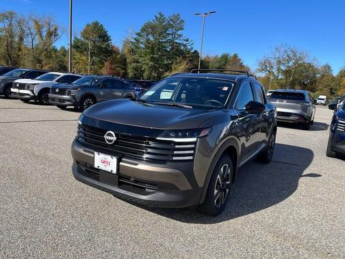 Canyon Bronze Metallic 2027 Nissan Kicks SV