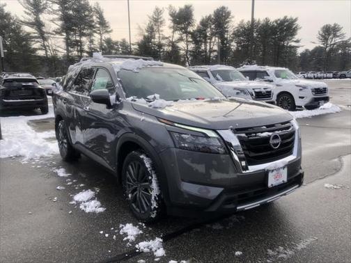 2025 Nissan Pathfinder SL 4WD