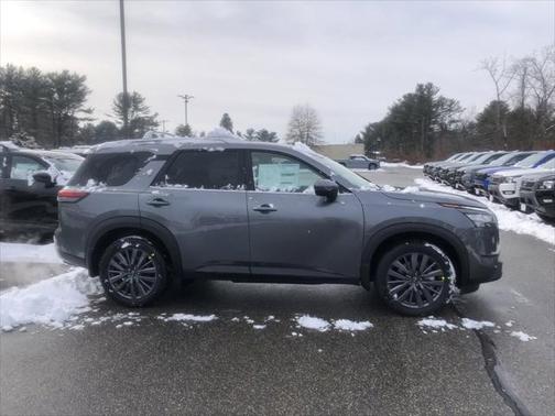 2025 Nissan Pathfinder SL 4WD