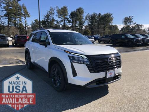 2026 Nissan Pathfinder SL