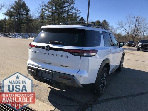 2026 Nissan Pathfinder SL