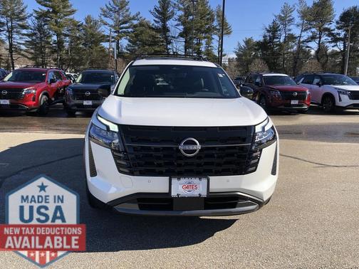 2026 Nissan Pathfinder SL