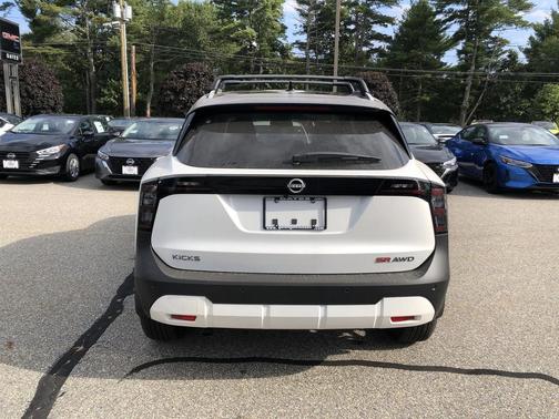 2026 Nissan Kicks SR