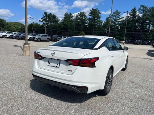 Pearl White Tricoat 2026 Nissan Altima SV AWD