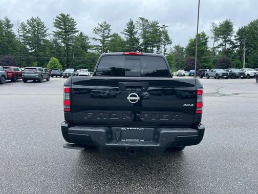 Super Black 2026 Nissan Frontier SV