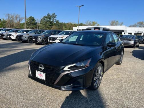 Super Black 2026 Nissan Altima SV AWD