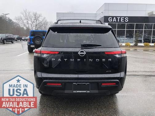 2026 Nissan Pathfinder SV