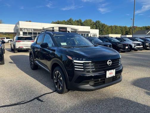 Super Black 2027 Nissan Kicks SV