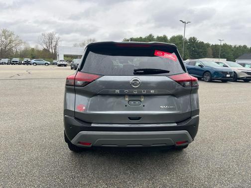 Gun Metallic 2021 Nissan Rogue SV
