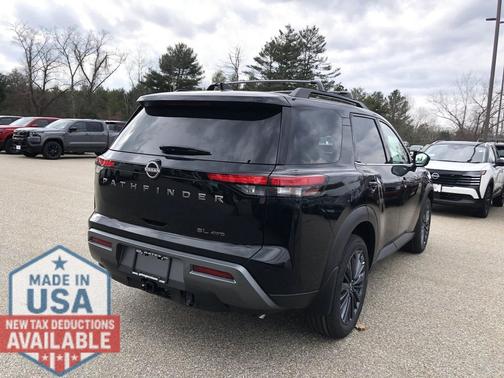 2026 Nissan Pathfinder SL