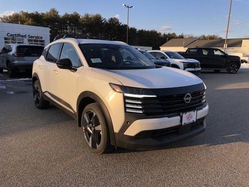 Aspen White Tricoat 2026 Nissan Kicks SR