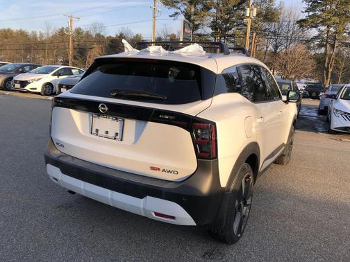 2026 Nissan Kicks SR