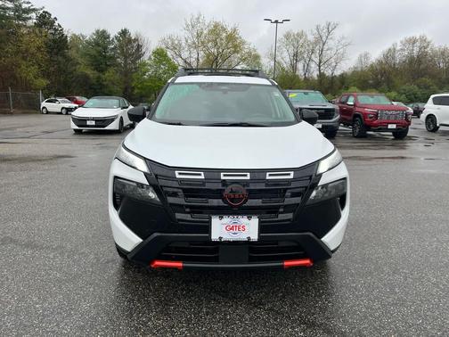 Everest White Pearl Tricoat 2026 Nissan Rogue Rock Creek