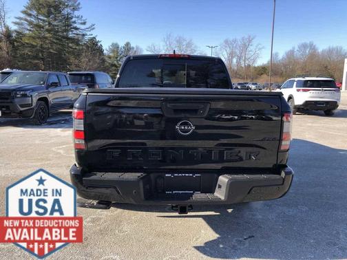 Super Black 2026 Nissan Frontier SV