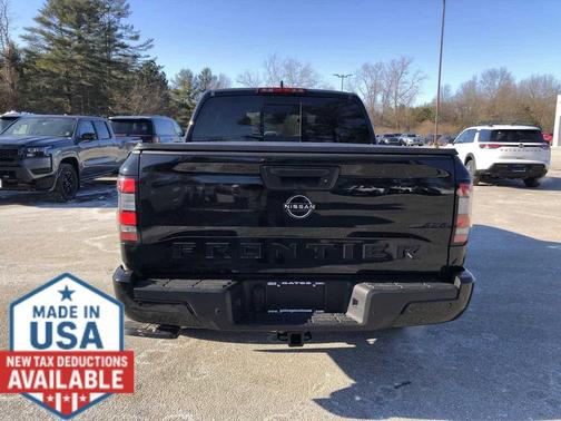 Super Black 2026 Nissan Frontier SV