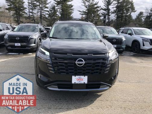 2026 Nissan Pathfinder SL