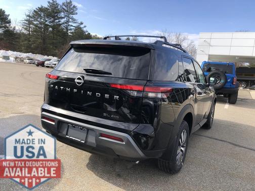 2026 Nissan Pathfinder SL