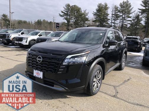 2026 Nissan Pathfinder SL