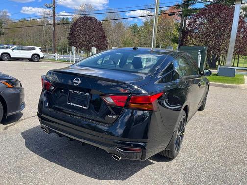 Super Black 2026 Nissan Altima SR AWD
