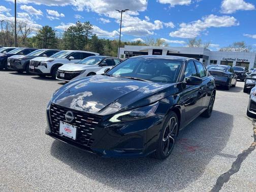 Super Black 2026 Nissan Altima SR AWD