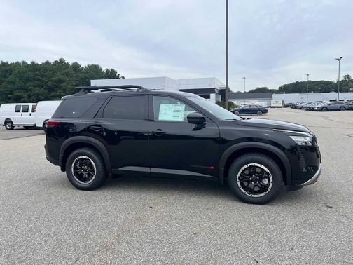 Super Black 2026 Nissan Pathfinder Rock Creek