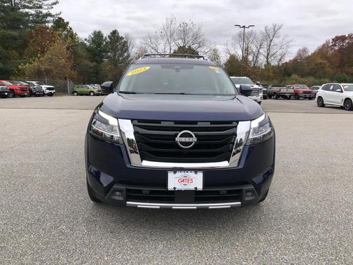 2023 Nissan Pathfinder Platinum FWD
