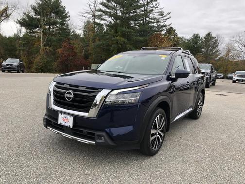 2023 Nissan Pathfinder Platinum FWD