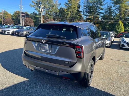 Gun Metallic 2027 Nissan Kicks SR