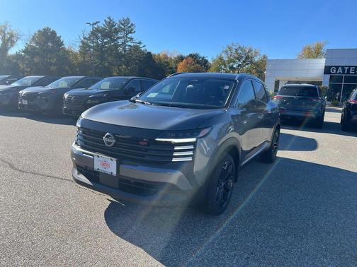 Gun Metallic 2027 Nissan Kicks SR