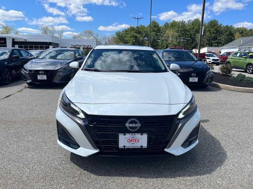 Pearl White Tricoat 2026 Nissan Altima SV AWD
