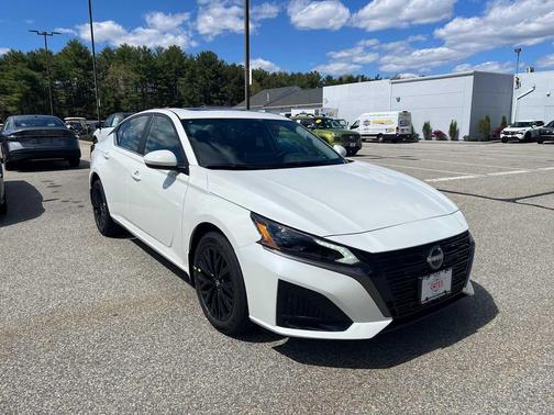 Pearl White Tricoat 2026 Nissan Altima SV AWD