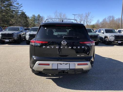 2025 Nissan Pathfinder SL 4WD