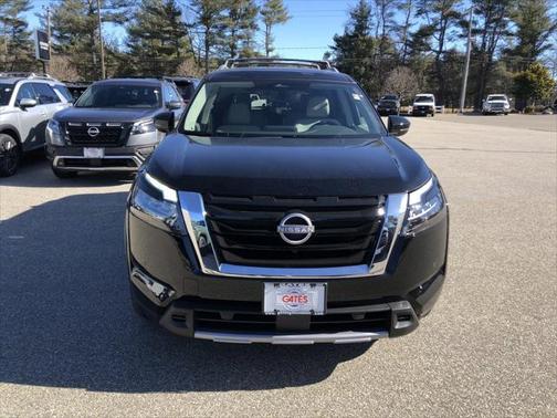 2025 Nissan Pathfinder SL 4WD