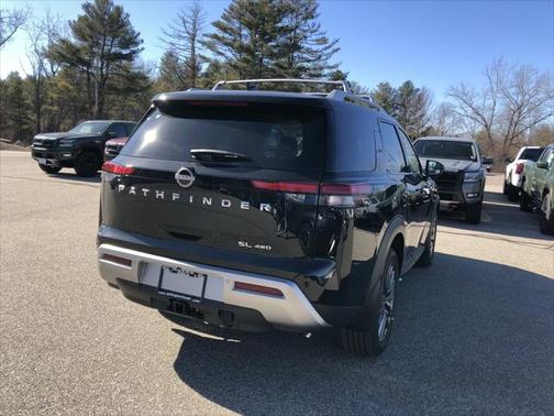 2025 Nissan Pathfinder SL 4WD