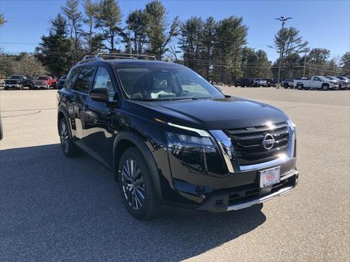 2025 Nissan Pathfinder SL 4WD