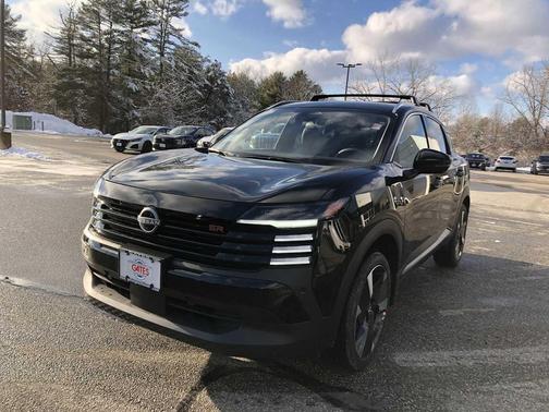 Super Black 2026 Nissan Kicks SR