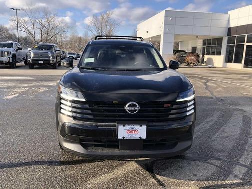 Super Black 2026 Nissan Kicks SR