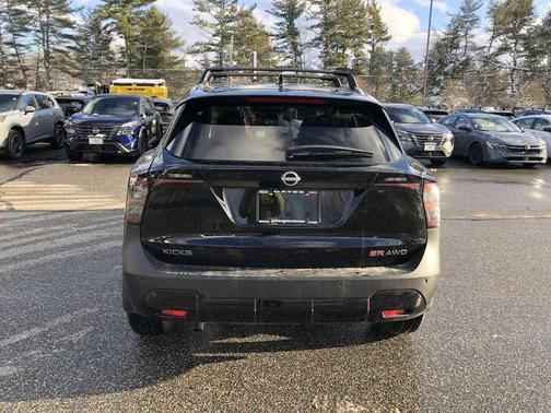 Super Black 2026 Nissan Kicks SR
