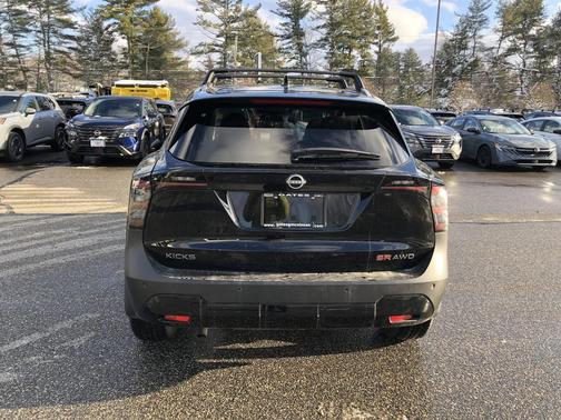 2026 Nissan Kicks SR