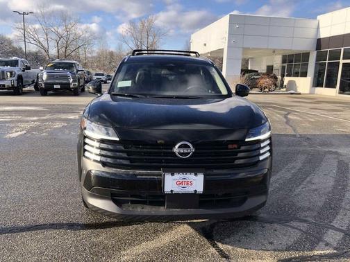 Super Black 2026 Nissan Kicks SR