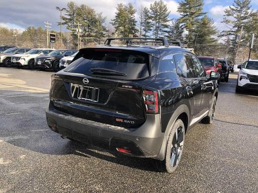 Super Black 2026 Nissan Kicks SR