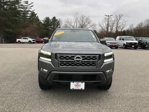 2024 Nissan Frontier SL