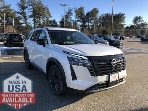 2026 Nissan Pathfinder SL