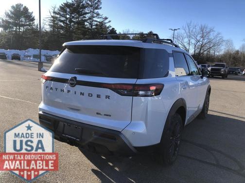 2026 Nissan Pathfinder SL