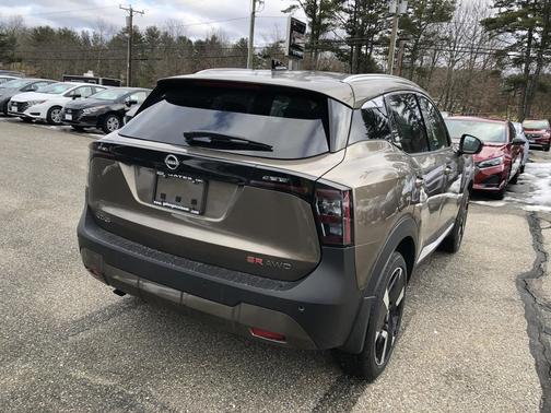 2026 Nissan Kicks SR