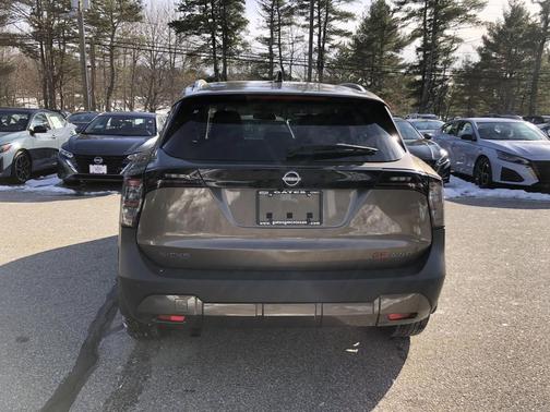 2026 Nissan Kicks SR