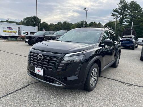 Super Black 2026 Nissan Pathfinder SL